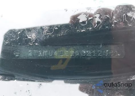 2010 Toyota Matrix z USA, uszkodzony, nr VIN 2T1KU4EE1AC212681